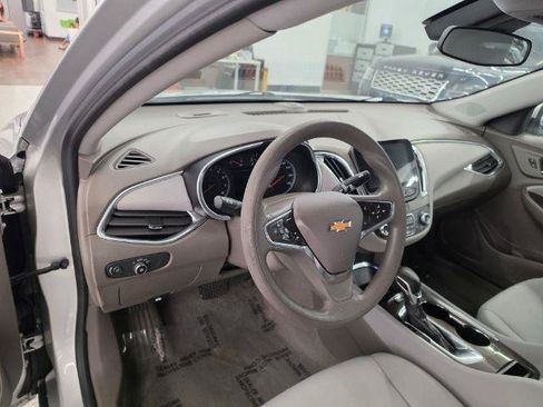 Used 2021 Chevrolet Malibu LT FWD image 7