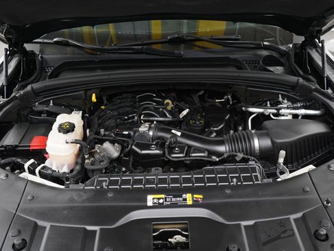 Used 2022 Jeep Grand Cherokee Limited AWD/4WD image 31