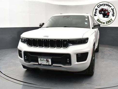 Used 2023 Jeep Grand Cherokee Overland w/ Adv Protech Group III AWD/4WD image 2