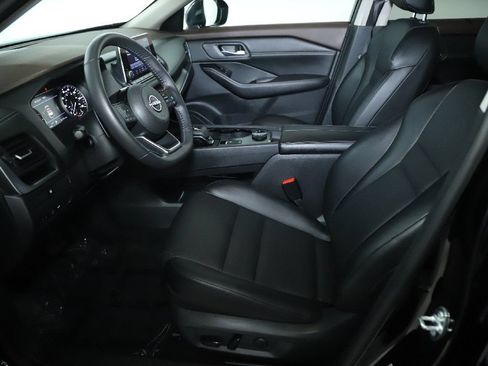 Certified 2023 Nissan Rogue SV w/ SV Premium B Package AWD/4WD image 19