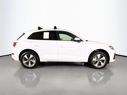 Certified 2023 Audi Q5 2.0T Premium w/ Convenience Package image 8