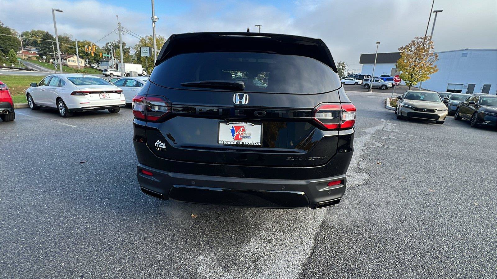 New 2026 Honda Pilot Black Edition image 5
