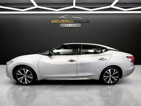 Used 2018 Nissan Maxima Platinum image 2