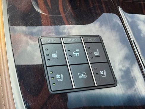 Used 2023 Lexus LS 500 AWD w/ Luxury Package image 24