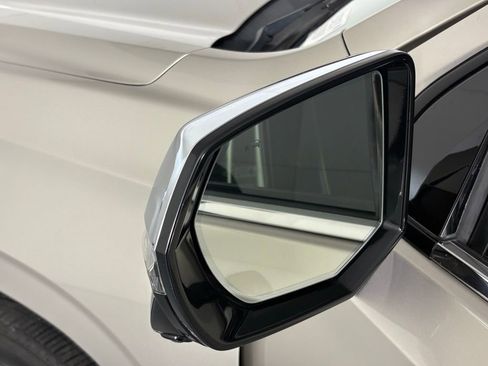 Used 2021 Chevrolet Tahoe Premier w/ Premium Package image 15