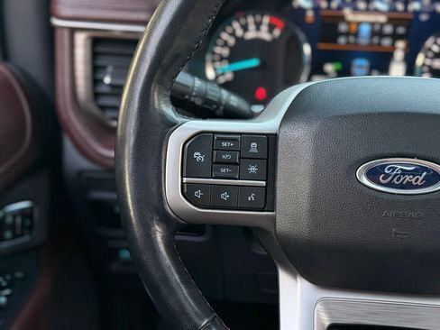 Used 2024 Ford Expedition Limited image 46