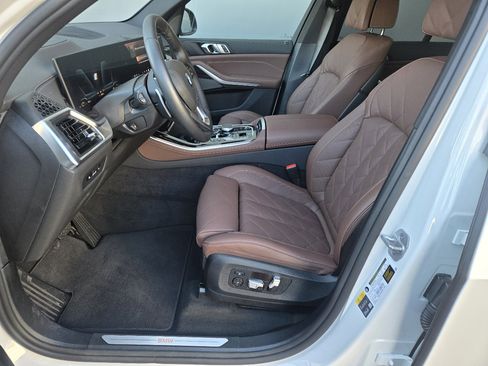 Used 2026 BMW X5 xDrive50e w/ Climate Comfort Package image 11