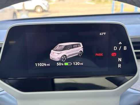 Used 2025 Volkswagen ID. Buzz 1st Edition image 18