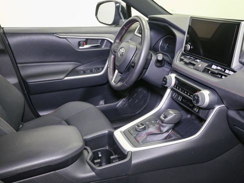 Used 2023 Toyota RAV4 SE image 20