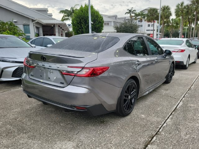 Used 2025 Toyota Camry SE FWD image 4