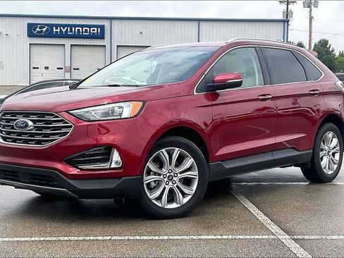Used 2019 Ford Edge Titanium FWD image 2