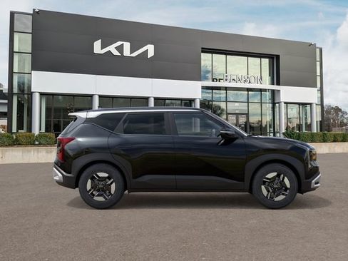 New 2027 Kia Seltos LX FWD image 8