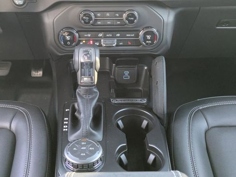 New 2025 Ford Bronco Badlands image 23