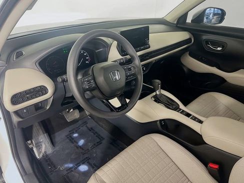 Used 2025 Honda HR-V LX image 11