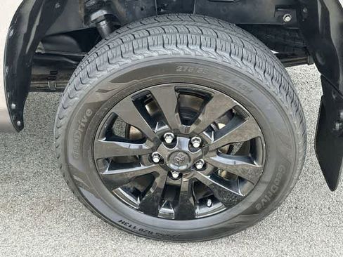 Used 2021 Toyota Tundra SR5 w/ SR5 Upgrade Package AWD/4WD image 5