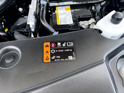 Used 2025 Buick Enclave Preferred FWD image 33