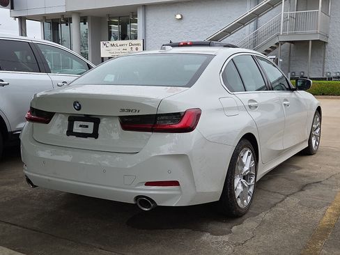 Used 2025 BMW 330i Sedan RWD image 4