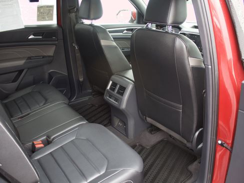 Used 2021 Volkswagen Atlas Cross Sport SEL Premium R-Line image 30