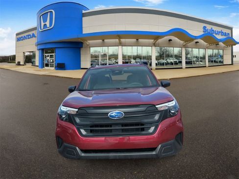 Used 2025 Subaru Forester image 3