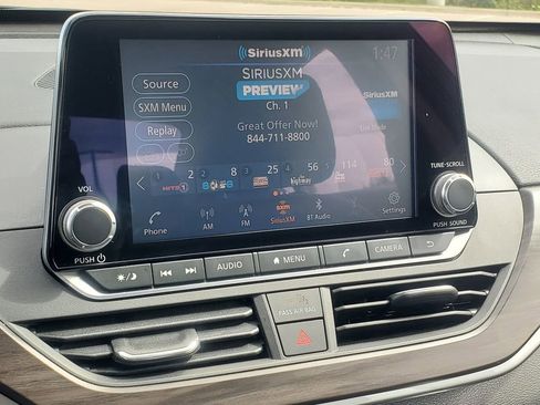 Used 2024 Nissan Altima 2.5 SV image 19