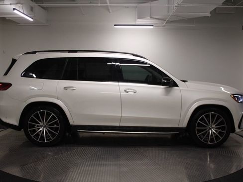 Used 2024 Mercedes-Benz GLS 450 4MATIC image 12