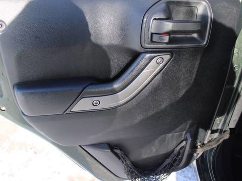 Used 2011 Jeep Wrangler Unlimited Sport image 9