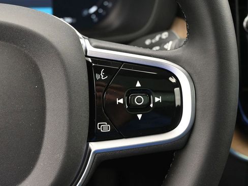 New 2026 Volvo XC60 B5 Plus w/ Protection Package Premier AWD/4WD image 10