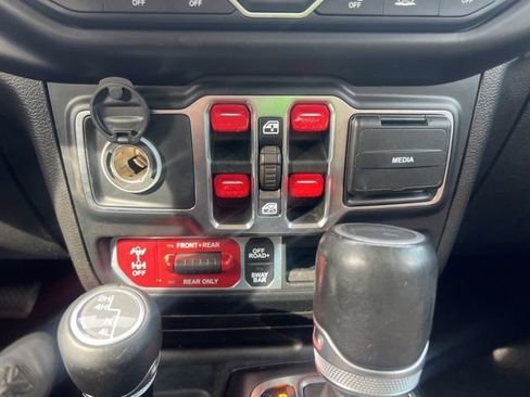 Used 2020 Jeep Gladiator Rubicon image 22