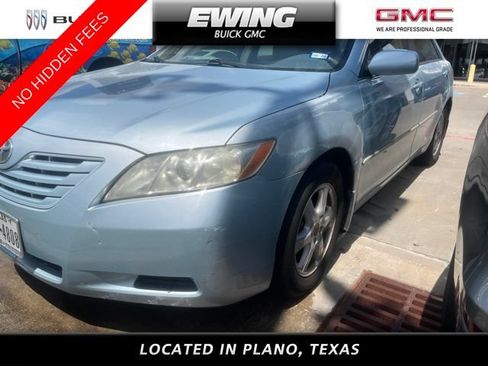 Used 2009 Toyota Camry SE FWD image 1