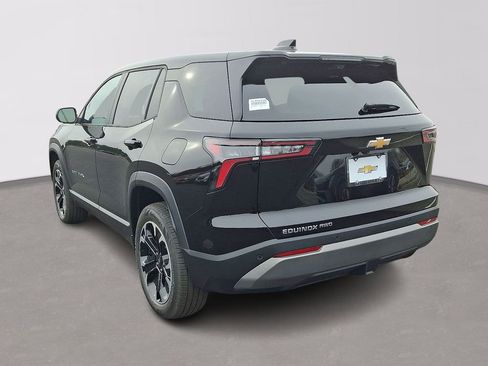 New 2026 Chevrolet Equinox LT w/ Convenience Package II image 3