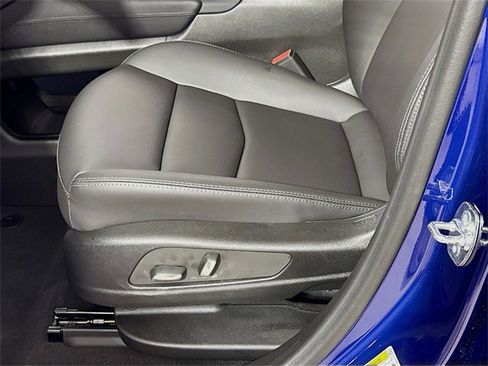 New 2025 Cadillac XT5 Luxury image 16