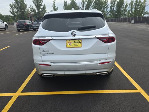 Used 2023 Buick Enclave Essence AWD/4WD image 5