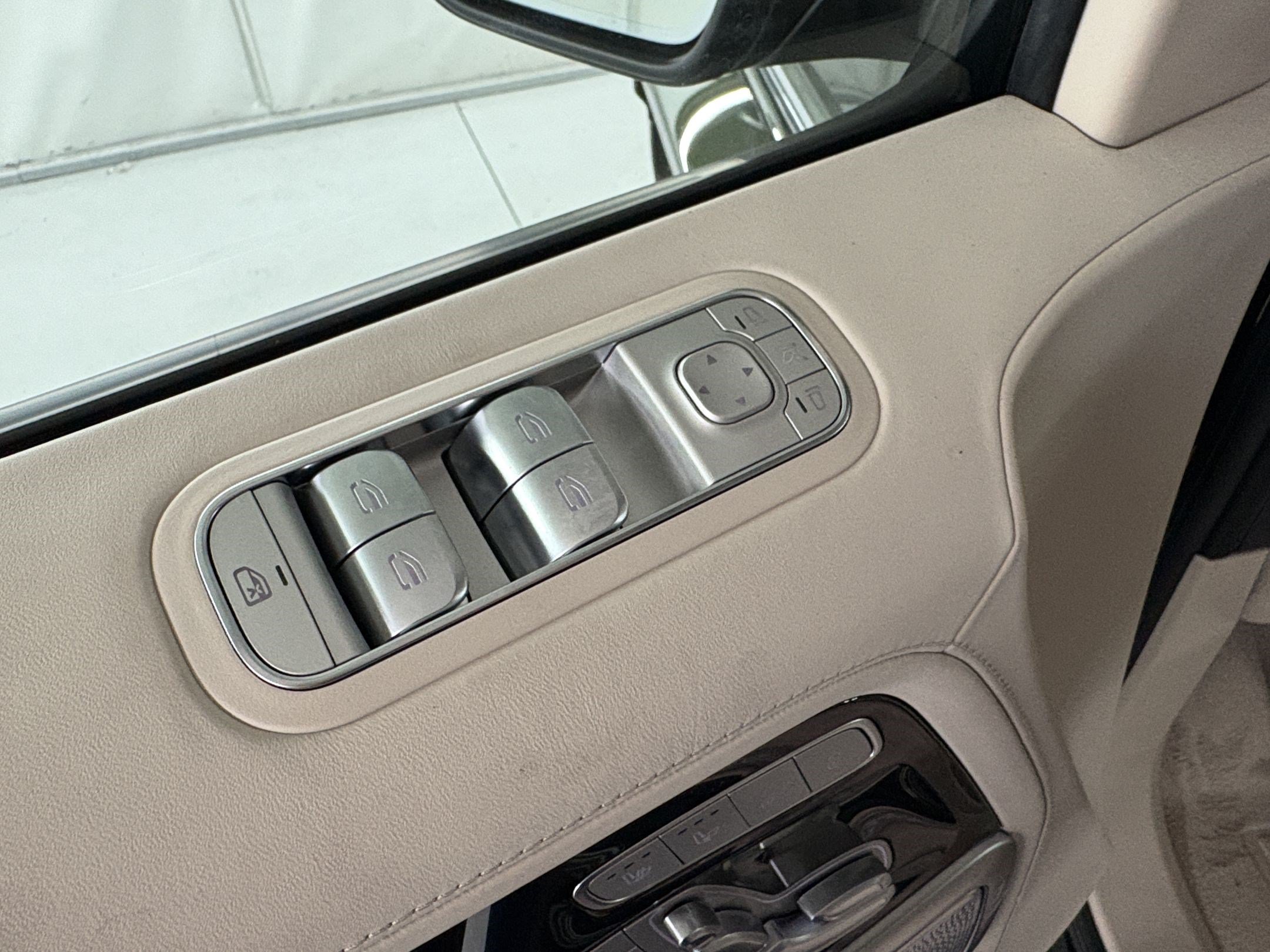 New 2027 Mercedes-Benz G 580 e image 26