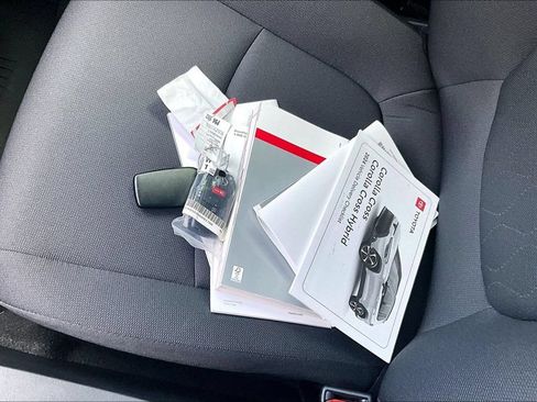 Certified 2024 Toyota Corolla Cross LE FWD image 38