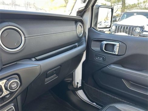 Certified 2022 Jeep Gladiator Overland w/ Popular Equipment Package image 34