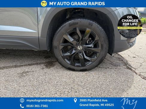 Used 2023 Volkswagen Taos SE w/ Panoramic Sunroof Package AWD/4WD image 32