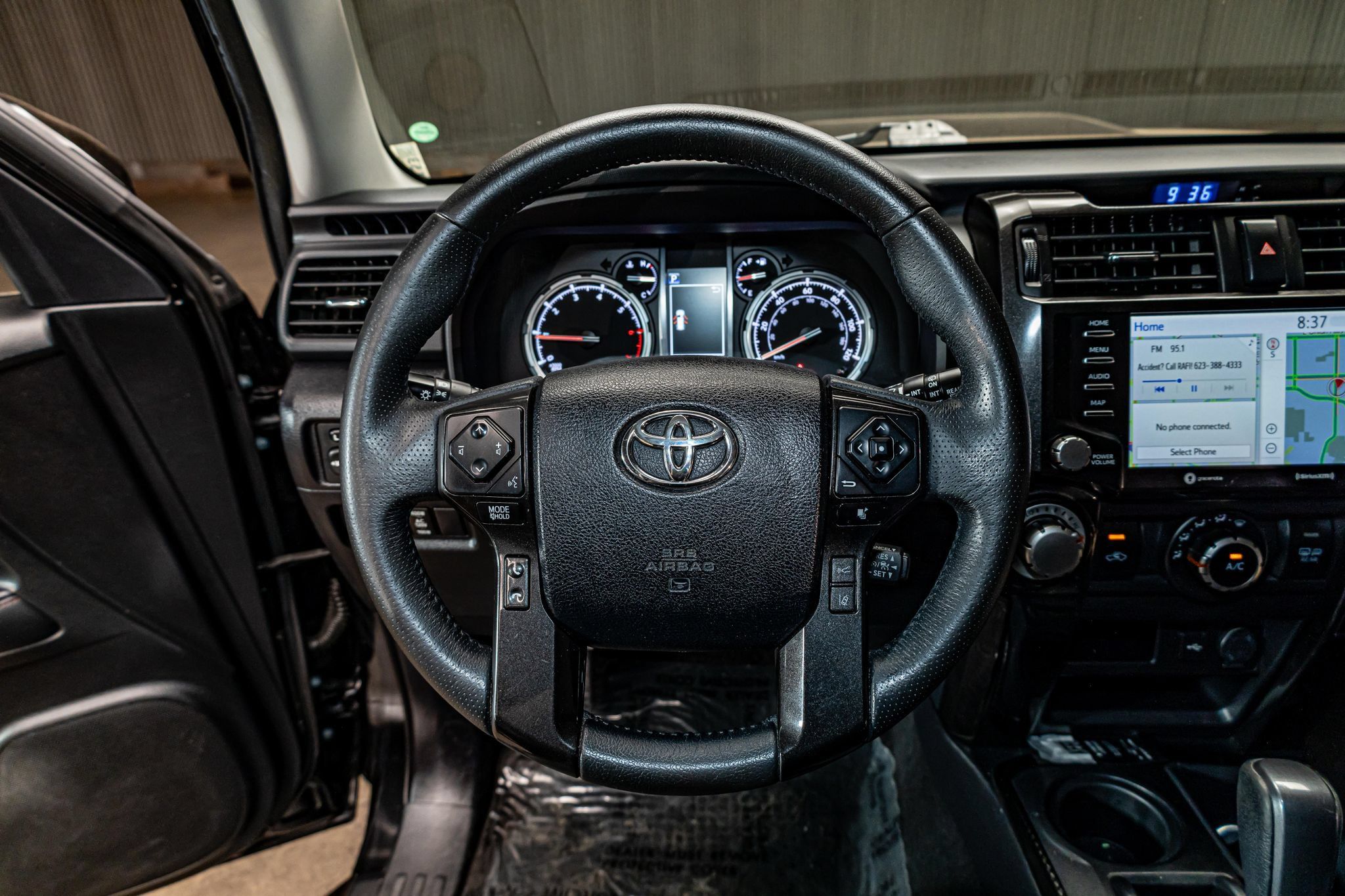 Used 2020 Toyota 4Runner Venture w/ Moonroof Package AWD/4WD image 15