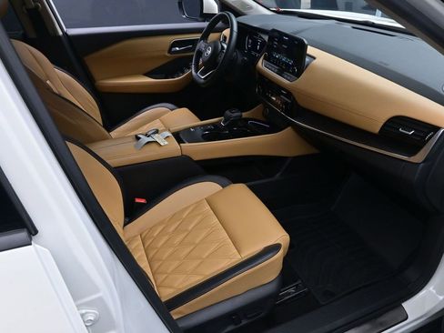 Used 2021 Nissan Rogue Platinum image 31