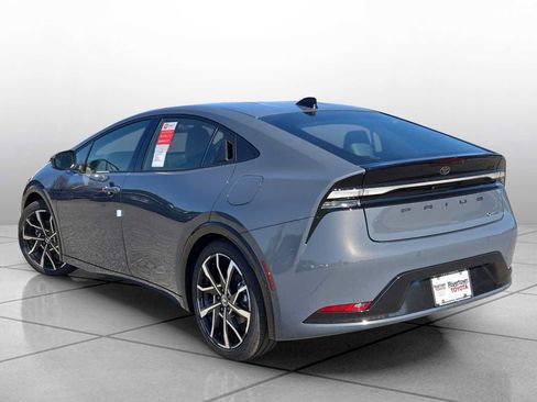 Used 2026 Toyota Prius Plug-In Hybrid FWD image 25