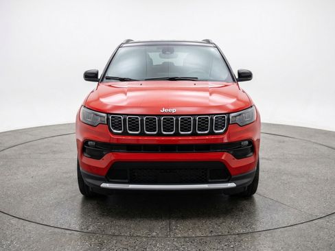 Used 2025 Jeep Compass Limited image 2