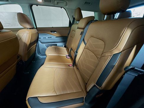 New 2025 Nissan Pathfinder Platinum w/ Cargo Package image 24