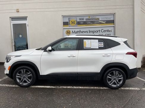 Certified 2023 Kia Seltos S w/ Navigation Package image 2