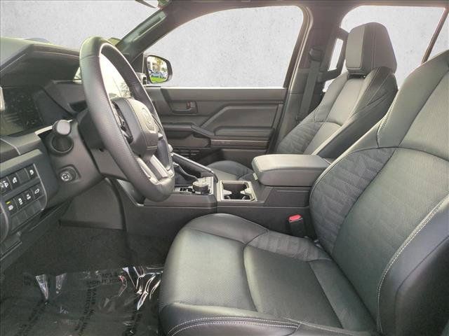 Used 2025 Toyota 4Runner TRD Off-Road Premium AWD/4WD image 16
