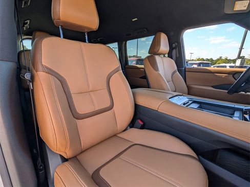New 2026 Nissan Armada SL w/ Captain's Chari Seat Package image 19