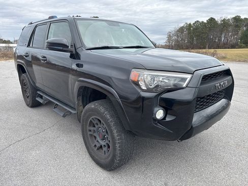 Used 2019 Toyota 4Runner SR5 image 10
