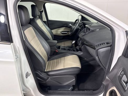 Used 2019 Ford Escape SEL FWD image 6