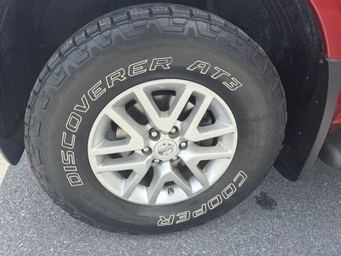 Used 2014 Nissan Frontier SV w/ SV Value Truck Package AWD/4WD image 31