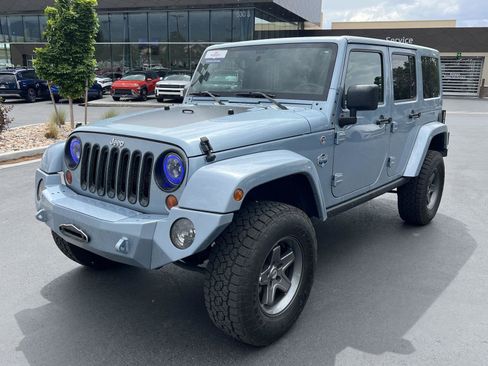 Used 2012 Jeep Wrangler Unlimited Sahara AWD/4WD image 2
