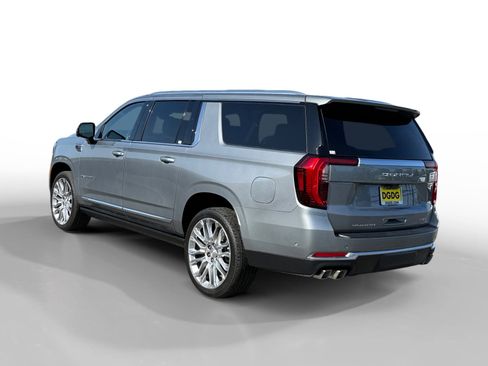 New 2026 GMC Yukon XL Denali w/ Denali Reserve Package AWD/4WD image 3