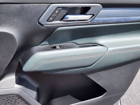 New 2027 GMC Terrain AT4 w/ Convenience Package III AWD/4WD image 13